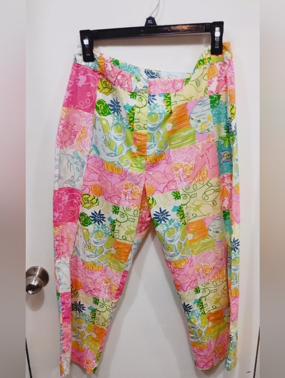 ** RARE**  Lilly Pulitzer  “ FanSea” Pants Luxletic Capris (#E-5)